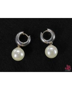 Vintage Thomas Sabo Silver huggie pearl earrings. 