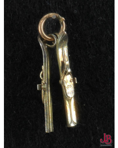  Swiss - CHN 800 silver charm  - snow skis skiing  -  gold plated 