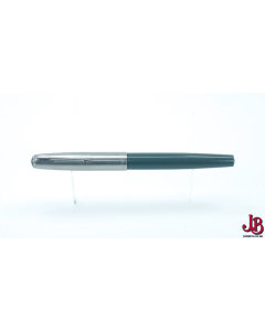 Vintage 1940's Green Parker 51 Fountain Pen - Gold nib