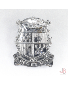 Vintage Addey & Stanhope School Lewisham safety pin badge - A DEO ET REGE