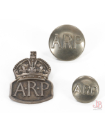 1938 Solid Sterling Silver ARP lapel badge and two buttons - Royal Mint