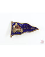 Vintage Isle of Mann TT Motorcycle Motorbike Racing metal enamel pin badge 1982